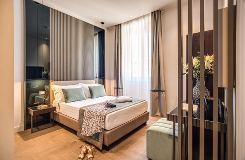 Monti Hotel | Hotel 77 Seventy-Seven