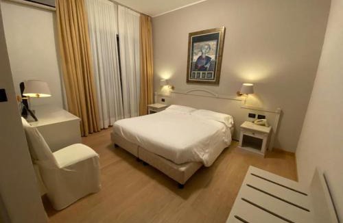 Vercelli Hotel | Hotel Cinzia Ristorante Christian e Manuel