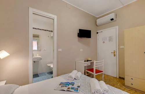 Laigueglia Hotel | Hotel Del Golfo 70, Laigueglia, Italy