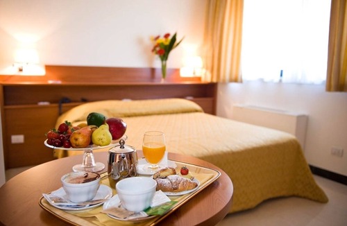 Ceglie Del Campo Hotel | Hotel Federiciano