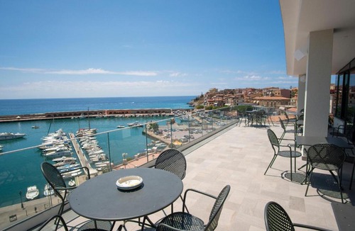 Marina Di Camerota Hotel | Hotel La Scogliera
