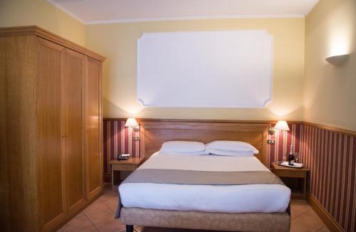 Fuorigrotta Hotel | Hotel Leopardi
