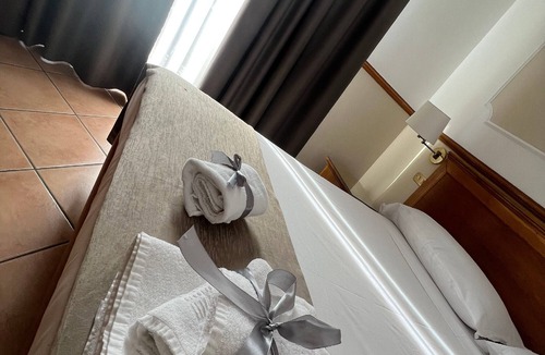 Fuorigrotta Hotel | Hotel Leopardi
