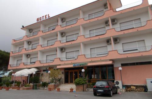 Vico del Gargano Hotel | Hotel Maremonti