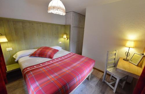 Valnontey Hotel | Hotel Petit Dahu - Chambres et Restaurant