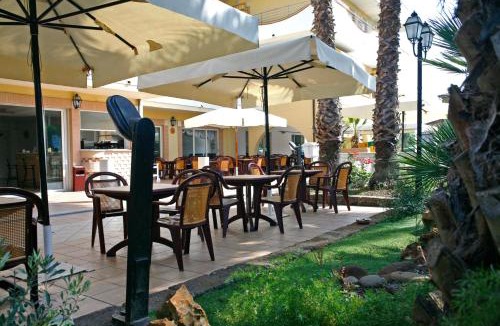 Martinsicuro Hotel | Hotel Rivadoro-Spiaggia ombrellone e lettini-Piscina-Parcheggio
