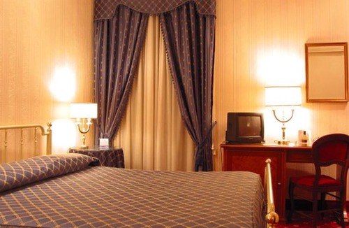Rione III Colonna Hotel | Hotel Sistina
