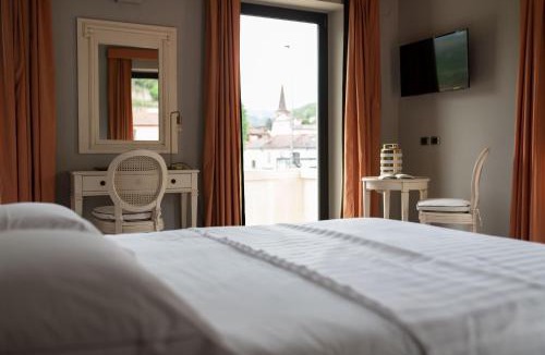 Cortemilia Hotel | Hotel Trepiasì