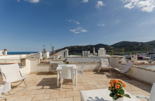 Mattinata Apartment | House in the Junno