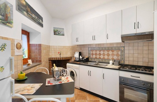 Castel Volturno Apartment | House Le Antiche Mura