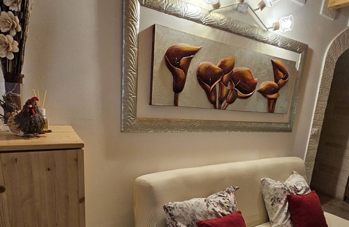 Corato House | House of the Rooster