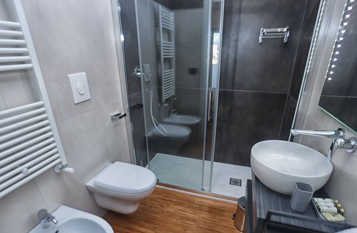 Municipio 5 Bed & Breakfast | HOUSE RENOVATION NEARBY BARI'S CENTER, SEA AND