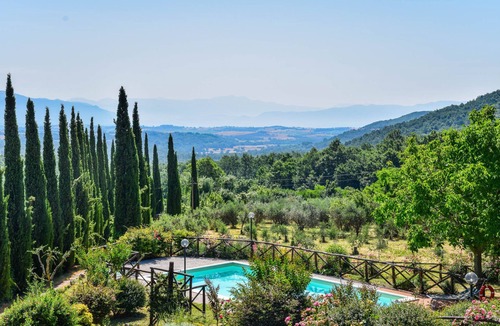 Avigliano Umbrio House | House with private pool in hilly-quiet location with panoramic views