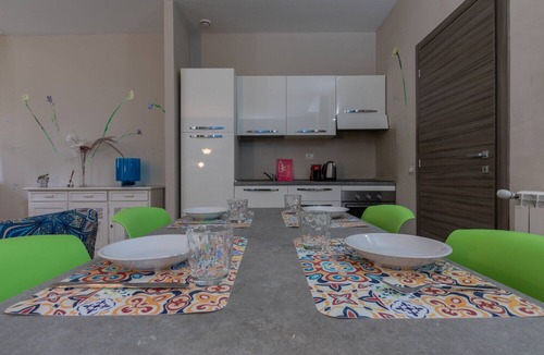 Borgo Dora Apartment | Housing Giulia -One Bedroom Apt by Wonderful Italy
