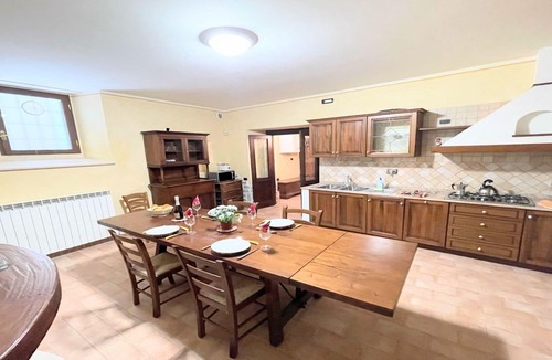 Spoleto Villa | Huge detached house - sleeps 10 - in Spoleto historic centre