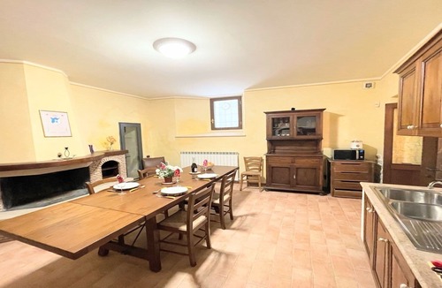 Spoleto Villa | Huge detached house - sleeps 10 - in Spoleto historic centre