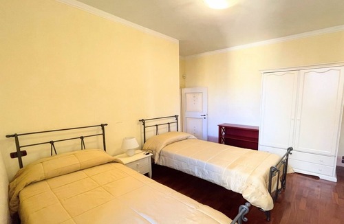 Spoleto Villa | huge town house in Spoleto storico - car unnecessary - wifi - sleeps 10