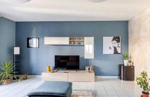 Monte San Giusto Apartment | I Due Gelsi Appartamento Blu Cobalto