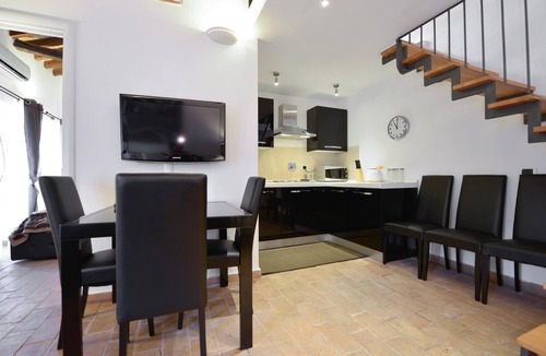 Monti Apartment | Ibernesi Apartment - Two Bedroom Apartment, Sleeps 6