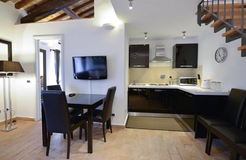 Monti Apartment | Ibernesi Apartment - Two Bedroom Apartment, Sleeps 6