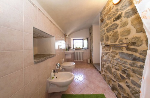 Albareto Bed & Breakfast | Ideal B&B for relaxing families, hiking, biking and holistic groups.