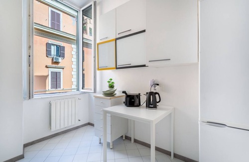 Salario Apartment | iFlat | Classic roman palazzo Fons Trevi A15