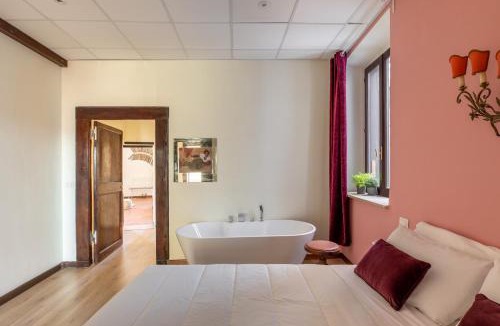 Rione II Trevi Apartment | iFlat Trevi Fountain's roomy&friendly apartment