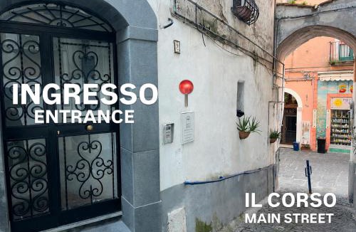 Vietri sul Mare House | Il balcone sul corso