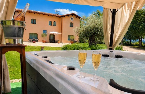 Casenuove Bed & Breakfast | Il Castellaccio