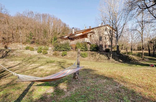 Assisi Apartment | Il Castello Apartment, sourrounded by greenery