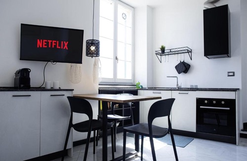 Pre Apartment | Il Galeone Hideout dove il Mare incontra la Città
