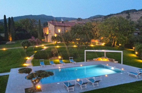 Bibbiena House | IL GELSO by Fewo-Toskana Villa for 28 Guests with Private Pool & AirConditioning