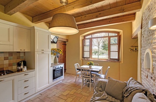 Ripe Apartment | Il Girasole, app in a typical villa with swimming pool 7 km from the sea, Senigallia, Marche