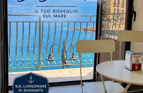Diamante Bed & Breakfast | Il MOLO B&B sul lungomare