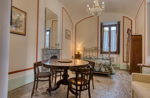 Angri Apartment | Il Mosaico Family Home in Historic Villa near Pompeii