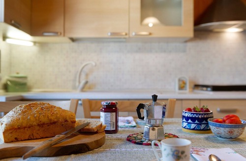 Villa-Nabian Apartment | 'Il Nido del Picchio Verde' Apartment with Mountain View, Balcony and Wi-Fi