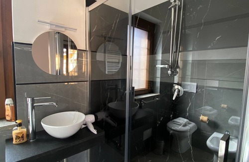 Universita House | Il Piccolo Borghetto