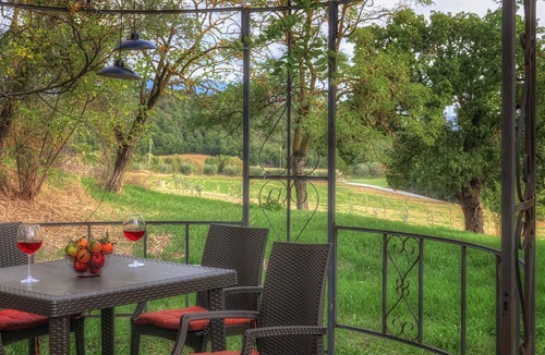 Collesanto Apartment | Il Rustico: converted Umbrian taverna