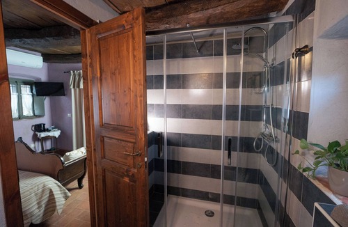 Veruno Bed & Breakfast | Il Salice Bed & Breakfast - Room Lavender