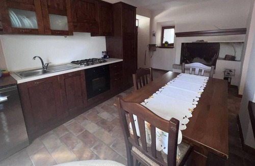 San Benedetto in Perillis House | Immaculate 2-Bed House