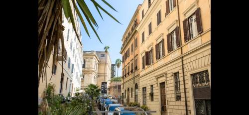 Monti Apartment | IN FRONT OF COLISEUM 2