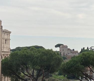 Monti Apartment | IN FRONT OF COLISEUM 5