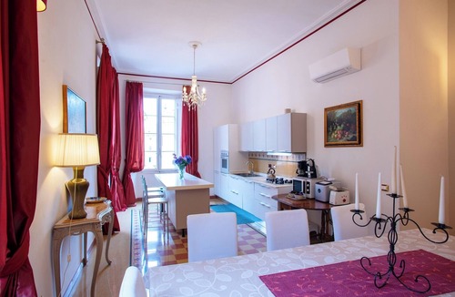 Rione XI Sant'Angelo Apartment | In the center of Rome. Adjacent to all popular places of interest.