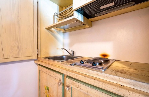Prese-Montone Apartment | In the historic building, con aria condizionata