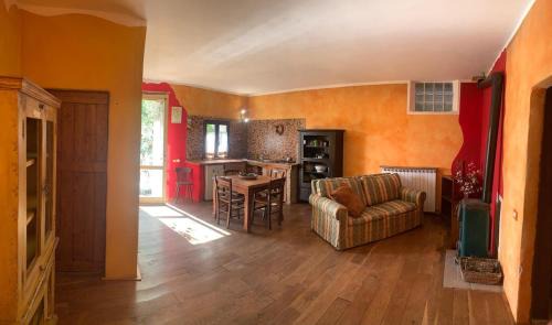 Monteluiano House | Ina Maka - Appartamento con giardino immerso nel verde
