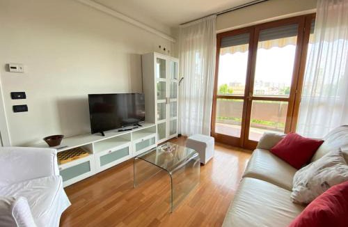 San Donato Milanese Apartment | [Incantevole] - 15 Minuti da Duomo + Wifi, Parking