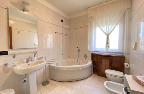 San Donato Milanese Apartment | [Incantevole] - 15 Minuti da Duomo + Wifi, Parking