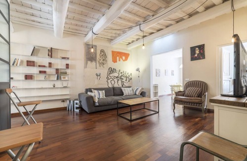 Rione III Colonna Apartment | Industrial Chic Loft Apartment in Historical Building