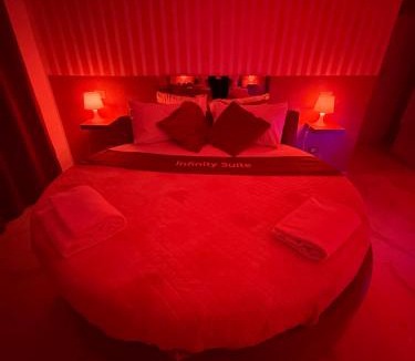 Acerra House | Infinity Suite