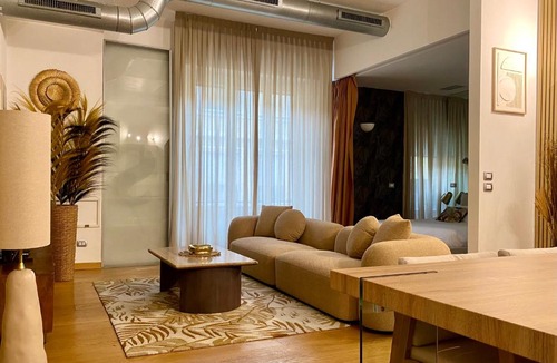San Babila Apartment | INTOMILAN I Elegant Apartments in Duomo